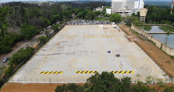 Novo estacionamento HMC